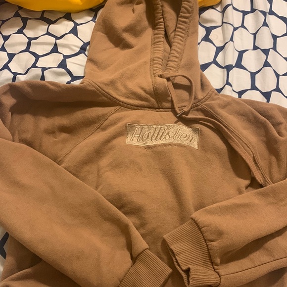 Hollister crop hoodie - Picture 1 of 3